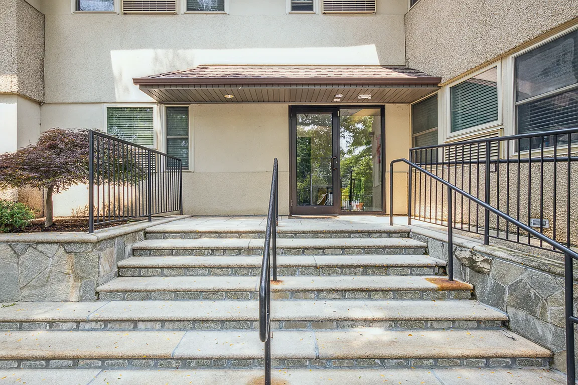 397 Boston Post Road Apartments — Photo 1