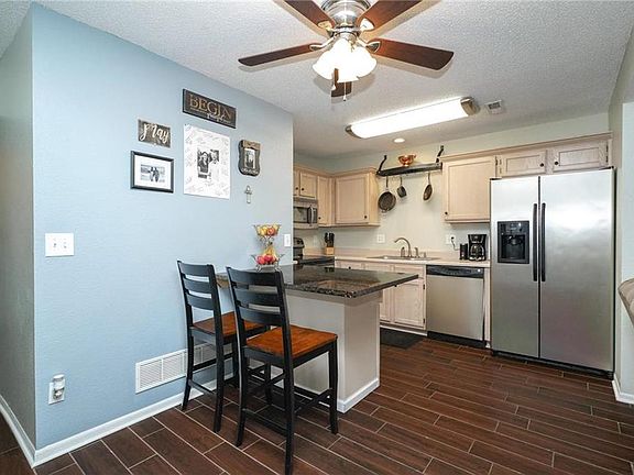 4th image of 1307 SE Broadway Cir
