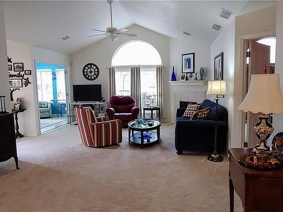 5th image of 6146 NE Kensington Dr