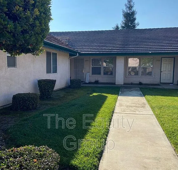 2519 W Oriole Ave — Photo 1