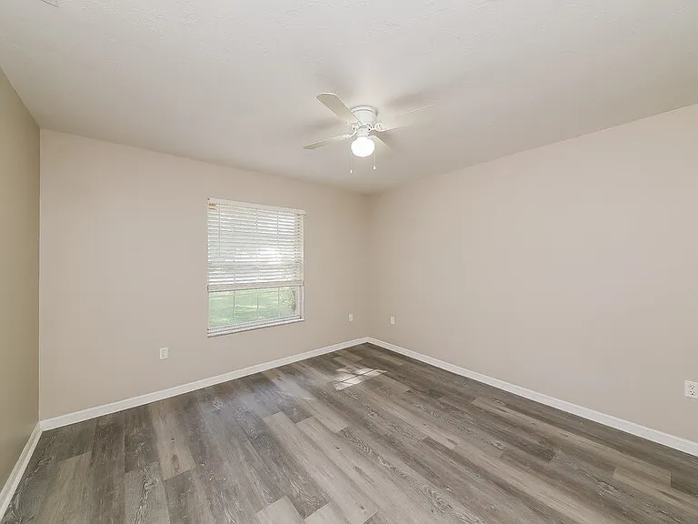 811 133rd St E — Photo 12
