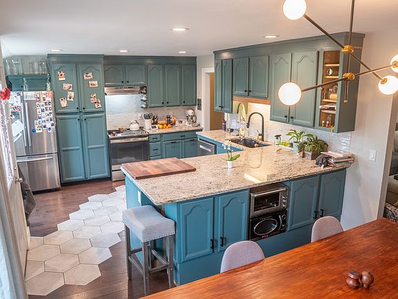 4th image of 8206 Holly Crest Dr