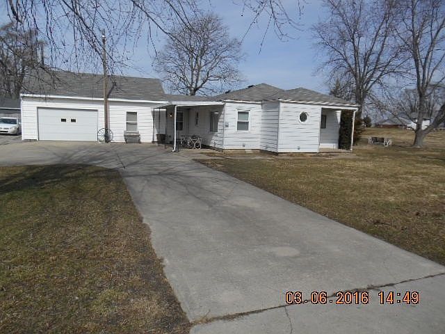 1st image of 216 E Tyler St