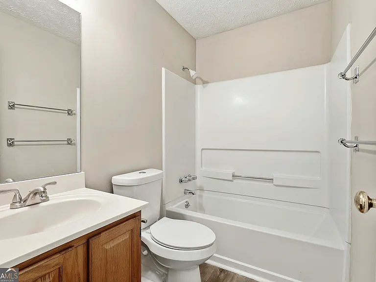 518 Longwood Ln — Photo 28