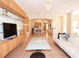 956 Harbor Vw N, Hollywood, FL 33019