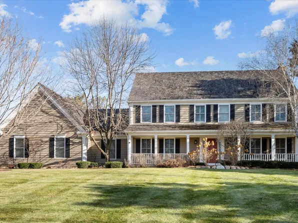 5251 Hilltop Rd, Long Grove, IL 60047