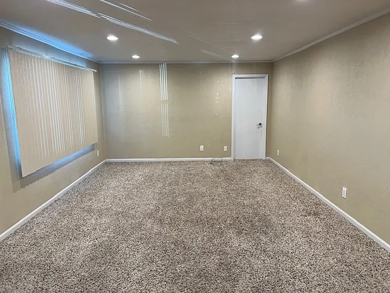 2316 E Broadway Ave — Photo 3