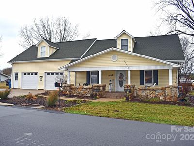 37 E Pine St, Maiden, NC, 28650