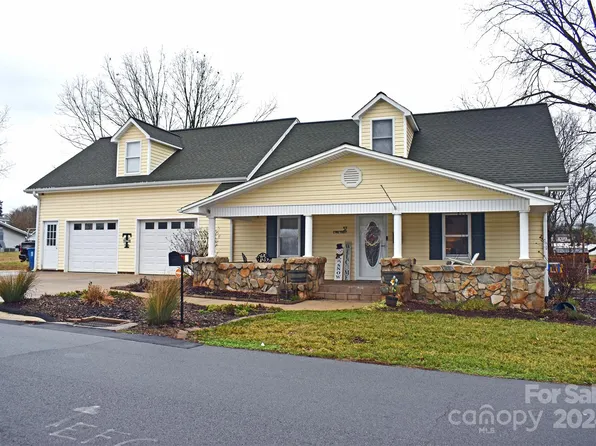 37 E Pine St, Maiden, NC 28650