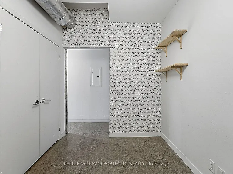 569 King St E #407 — Photo 26