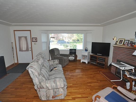 2nd image of 9433 Fawcett Ave