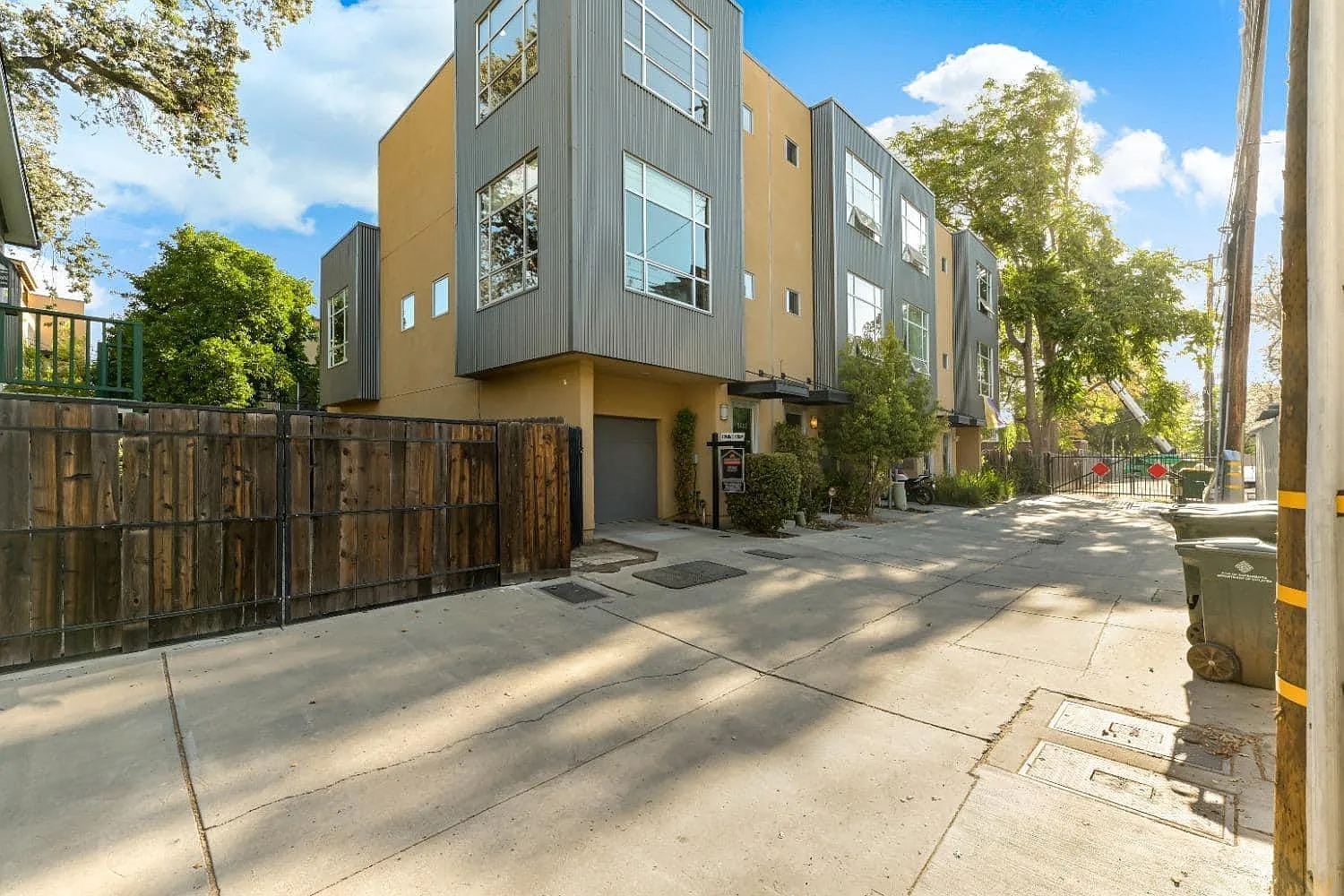 2 bed, 1399 sqft, $3,100 — Photo 1