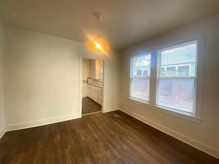 4910 Avenue H — Photo 6
