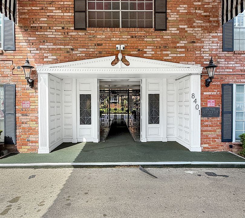 1st image of 8401 N NEW BRAUNFELS AVE #323A