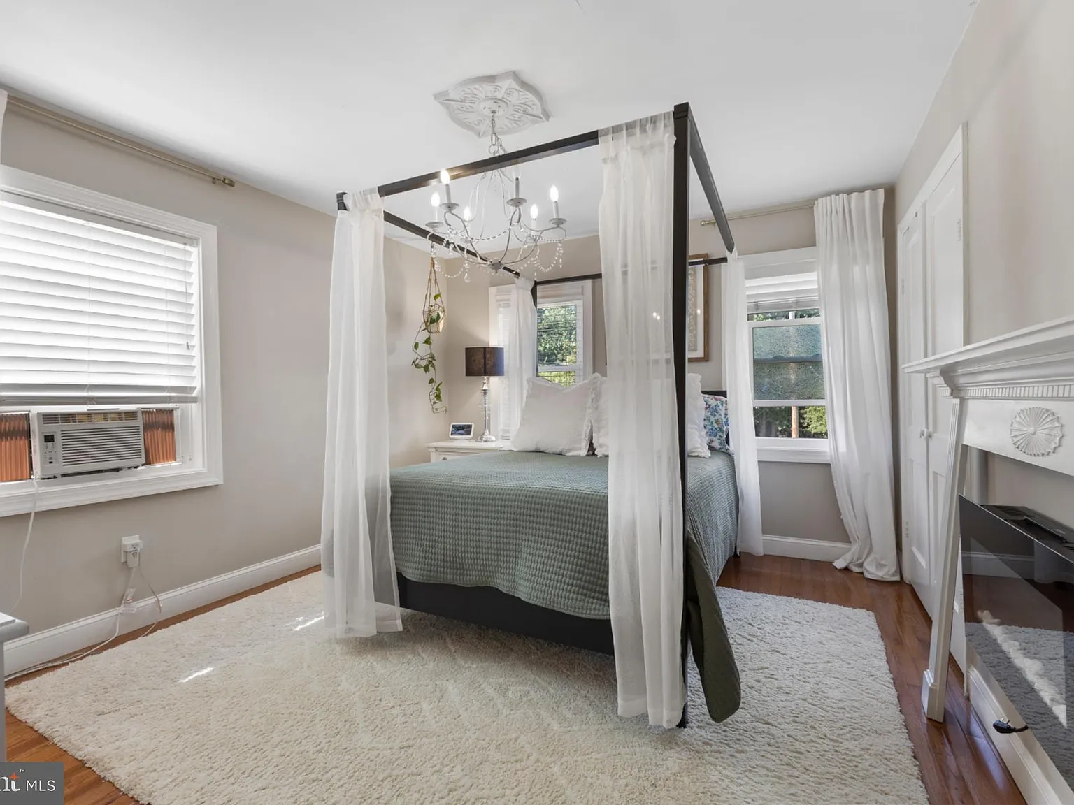 2 bed, 2.0 bath, 1296 sqft, $3,250 — Photo 4