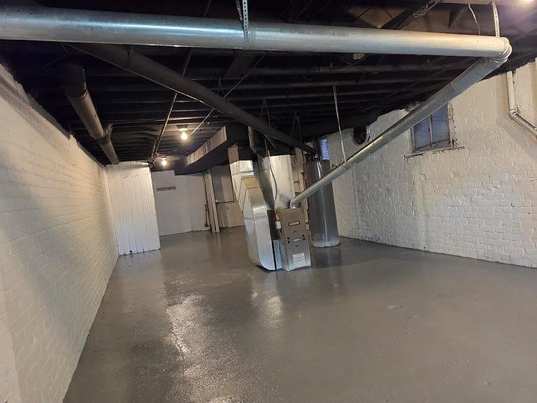 Helen Ave — Photo 13