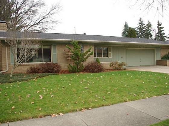 1st image of 2410 Woodview Dr