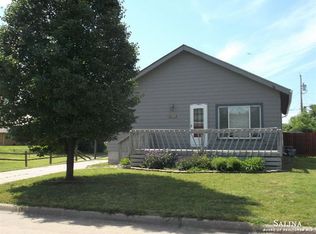 318 E Ellsworth Ave, Salina, KS 67401