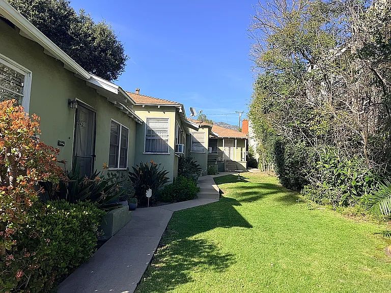 1st image of 2319 Montrose Ave #5