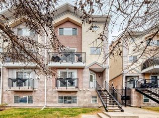 1215 N 15th Ave SW, Calgary, AB T3C 0X6