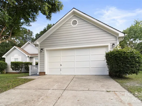 10712 Whittersham Dr, Charlotte, NC 28262