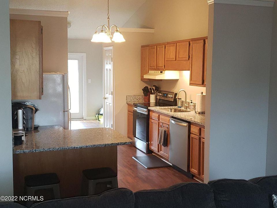 1st image of 104 Derwent Ct #B