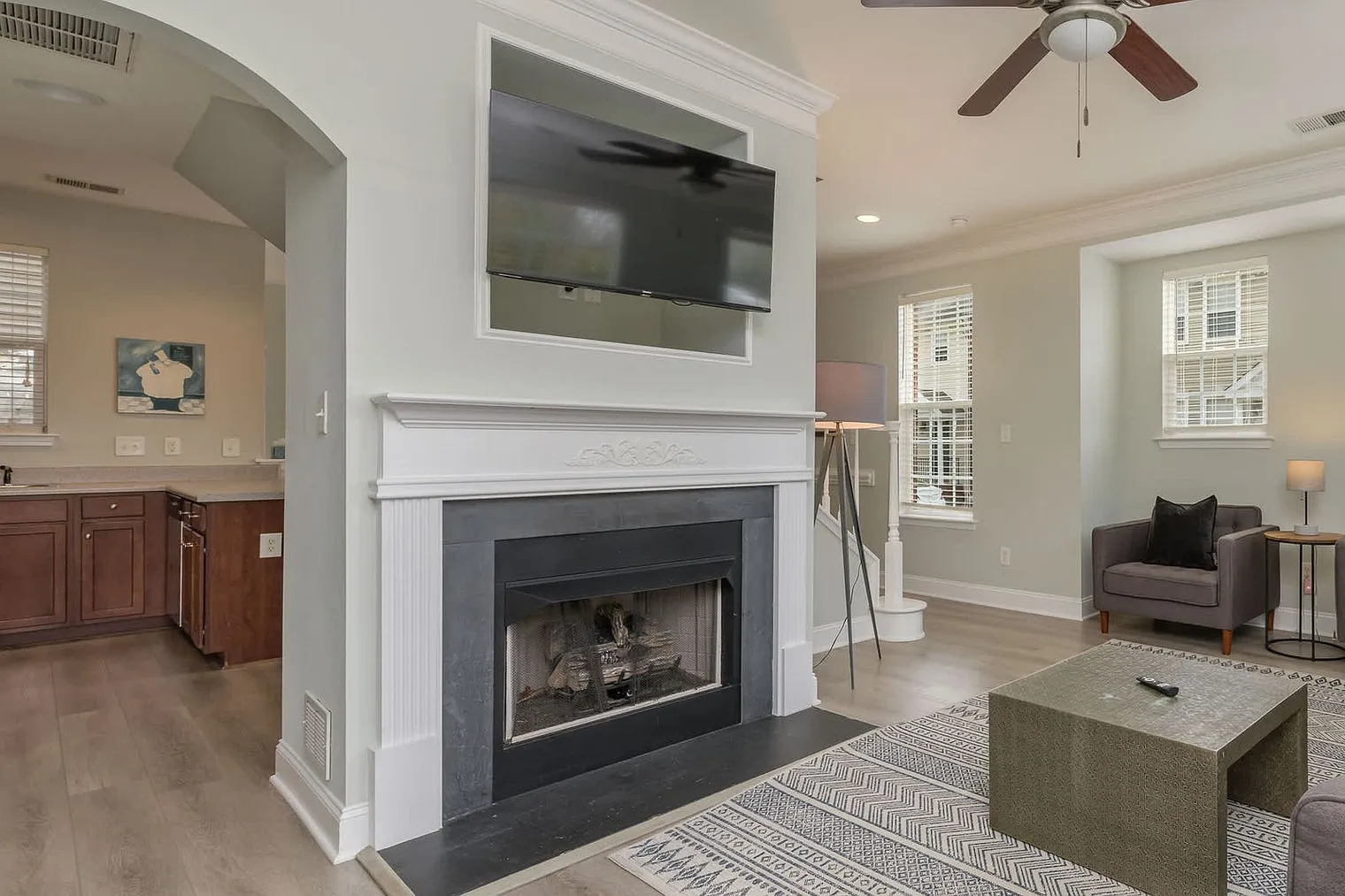 2 bed, 2.0 bath, 1593 sqft, $2,697 — Photo 2