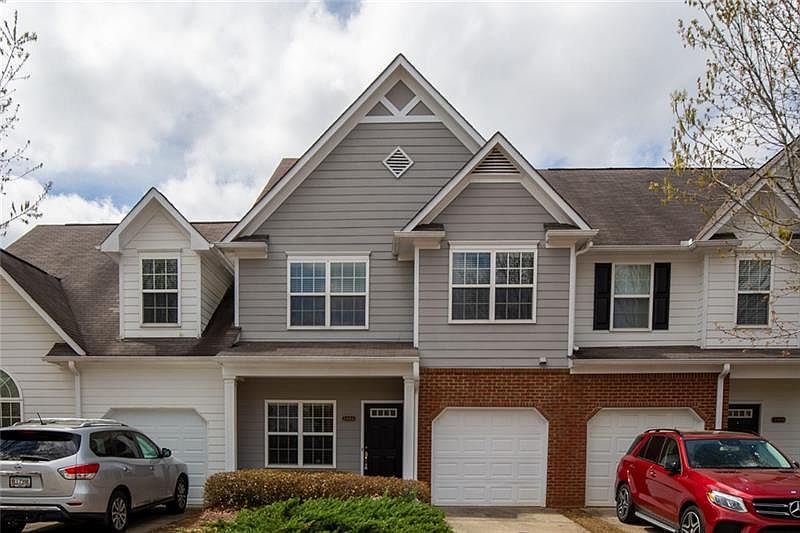 1st image of 2404 Suwanee Pointe Dr