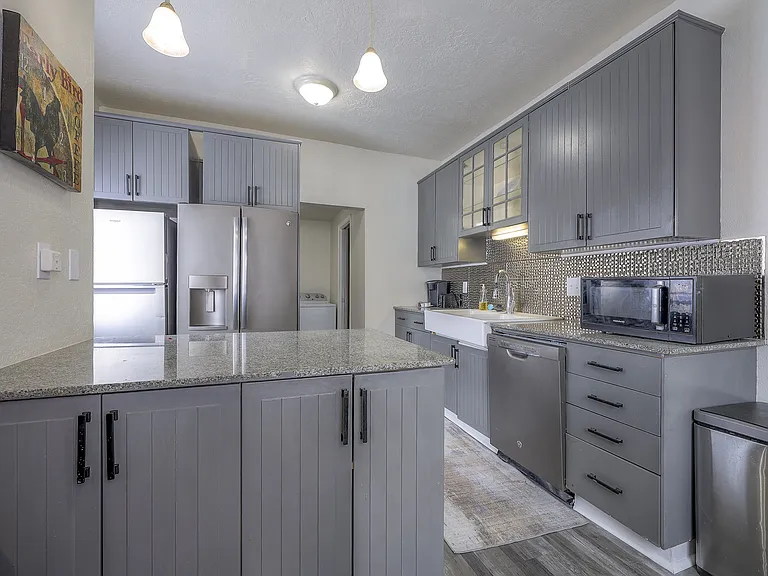 2618 E 28th St #2 — Photo 4