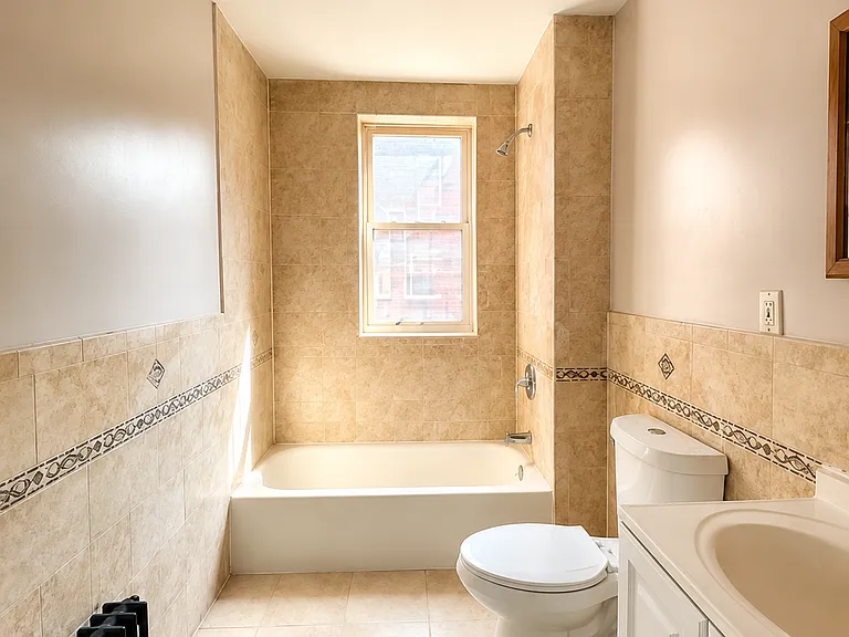 90 2nd Ave #5 — Photo 2