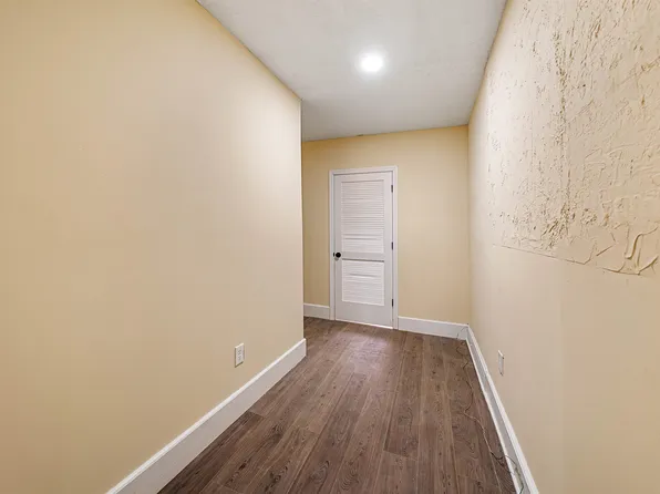 378 Avenue C image 14 of 22