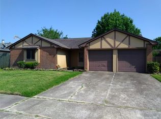 9910 Rustic Rock Rd, La Porte, TX 77571