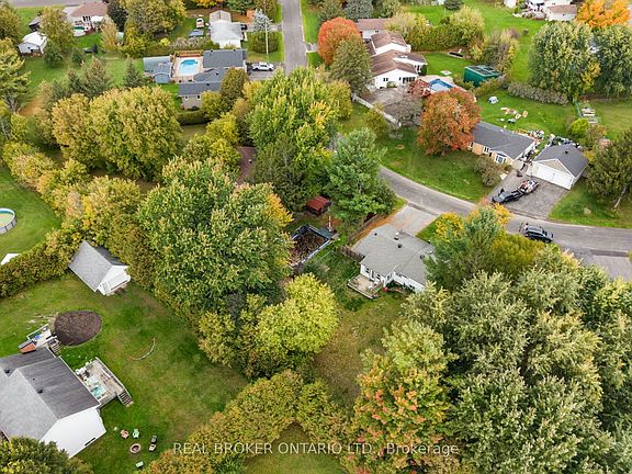 2nd image of 23 Louise Cres