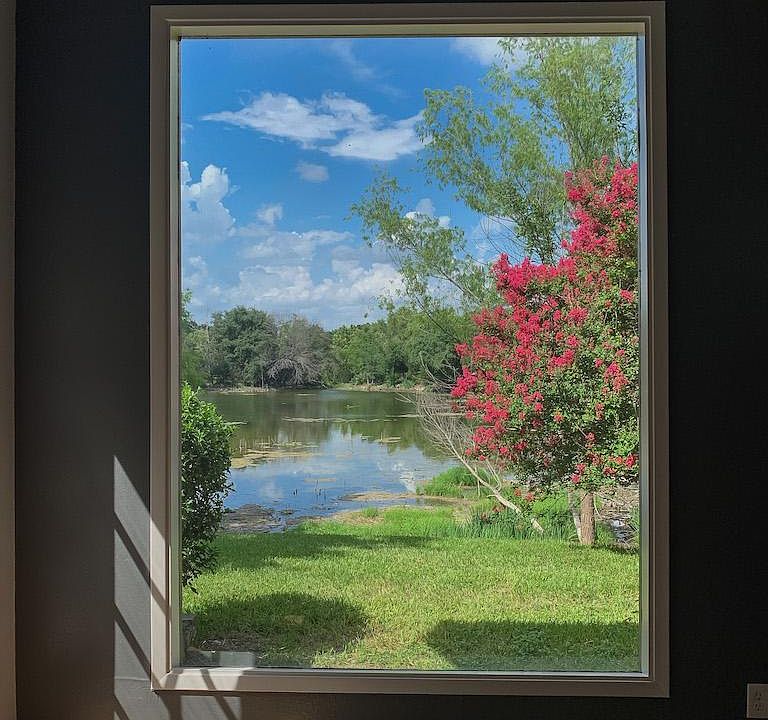 Beautiful view of Stoney Creek Pond from downstairs