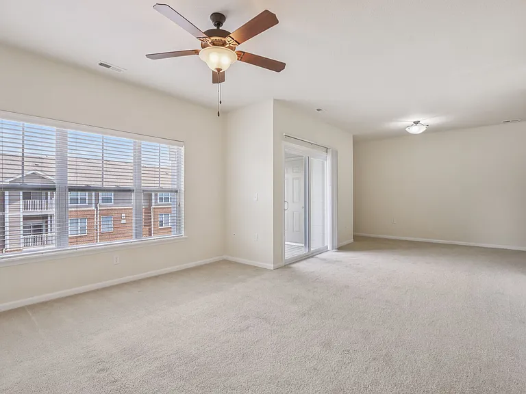 Burkart Crossing Apartments — Photo 12
