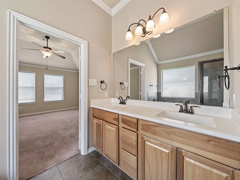 1905 Meandering Meadows Dr — Photo 13