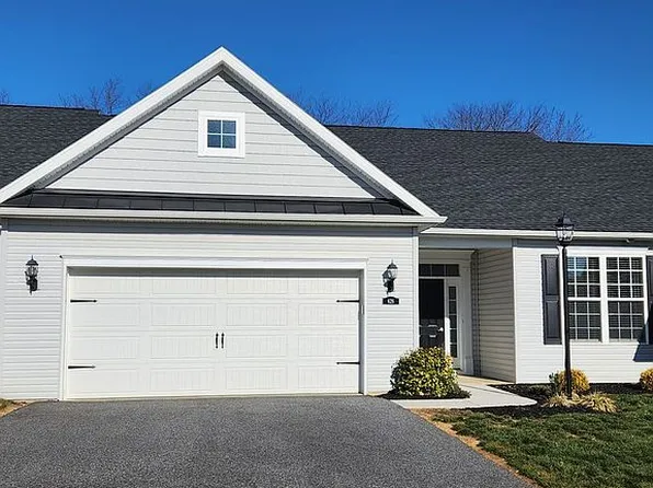 626 Cypress Dr #44, Hanover, PA 17331