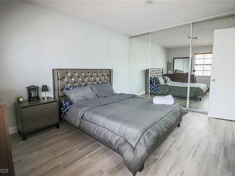 7399 Topeka Dr — Photo 17