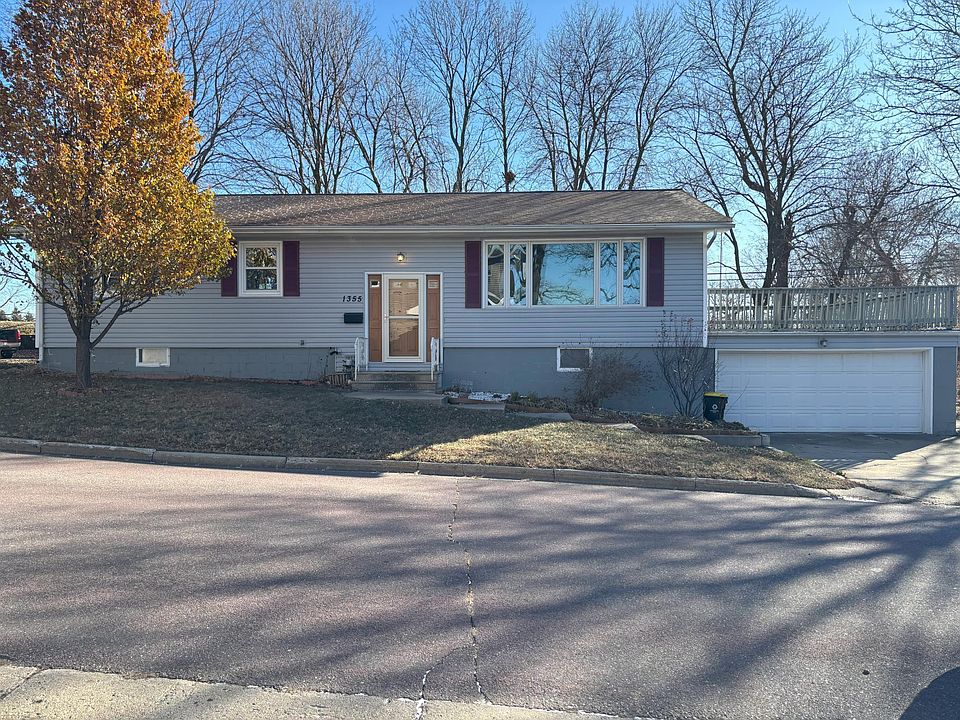 1st image of 1355 Oak Beach Dr