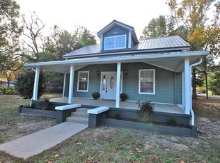 59 W Chaffin Ave, Defuniak Springs, FL 32433