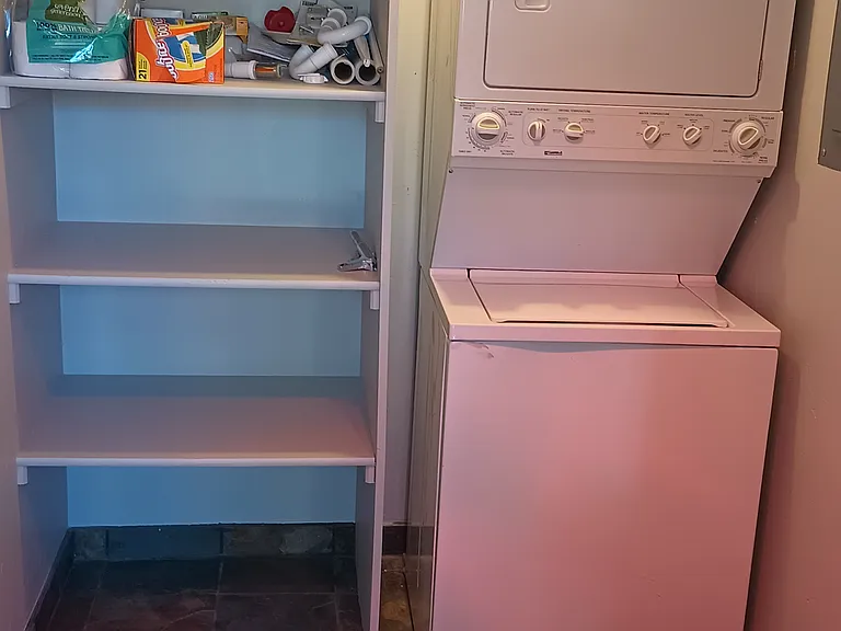washer and dryer in 2nd bathroom