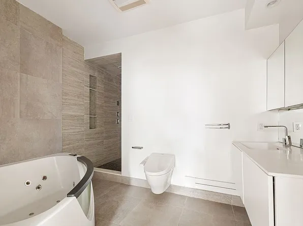 521 W 47th St Unit Phd, New York, NY 10036