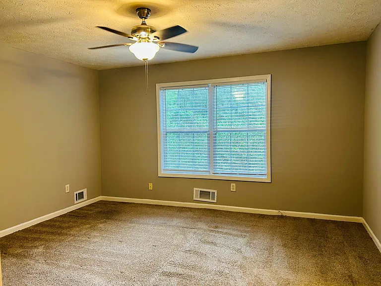 207 Hillcrest Dr — Photo 9