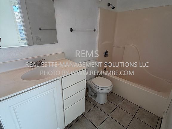 4th image of 200 Ash St APT 1