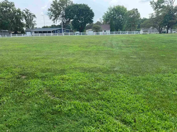3 E Neininger Dr, Monticello, IN 47960