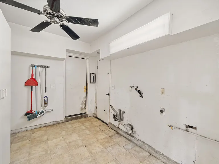 11462 Brackenfern Ct — Photo 17