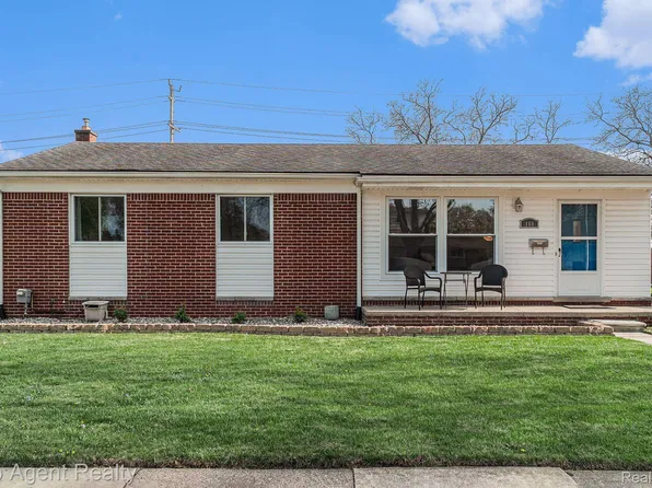 160 Redwood Dr, Troy, MI 48083