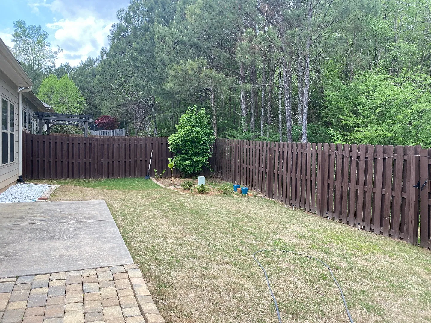 Small Single Family Home available for annual lease — Photo 2