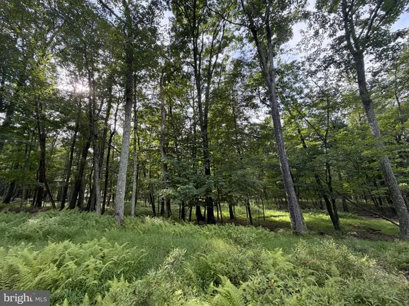 404 Davos Cir, Zion Grove, PA 17985