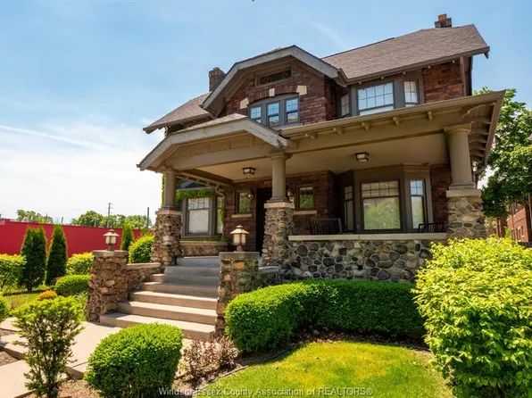 1165 Ouellette Ave, Windsor, ON N9A 4K1